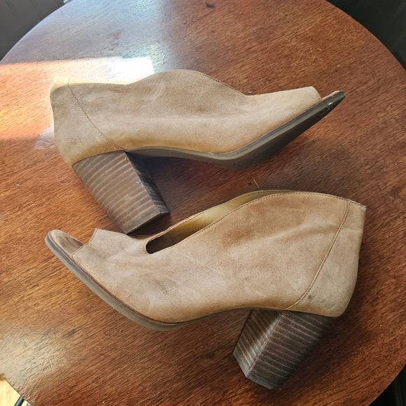 Lucky Brand Joal Tan Suede Peep Toe open V-Cut Block Heel Booties womens 9M/40 - Picture 10 of 10